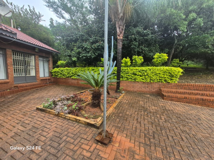 4 Bedroom Property for Sale in Safari Gardens North West